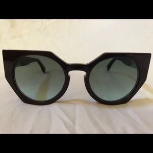 ⚡️SALE⚡️FENDI sunglasses